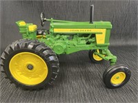 1990 Ertl John Deere 720, Two-cylinder club