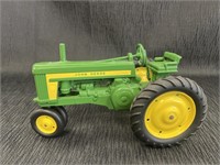 John Deere die-cast tractor w/3pt hitch