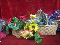 Baskets and floral décor.