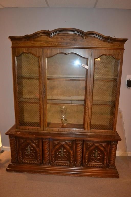 2pc Lighted Vintagae China Cabinet Hutch