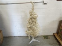 4ft White Pre Lit Faux Christmas Tree - Works