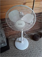 Pelonis White Adjustable Fan