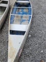 Smokercraft 16' canoe