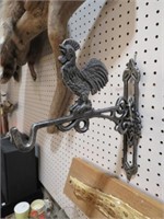 CAST IRON WALL MOUNTED ROOSTER PLANT HANGER