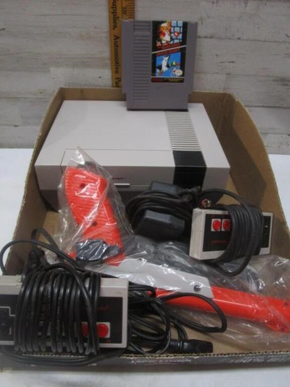 NINTENDO GAMING SYSTEM WITH GAME