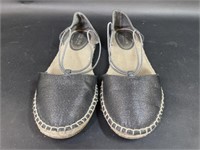 Kenneth Cole Reaction Gray Glitter Strap Flats
