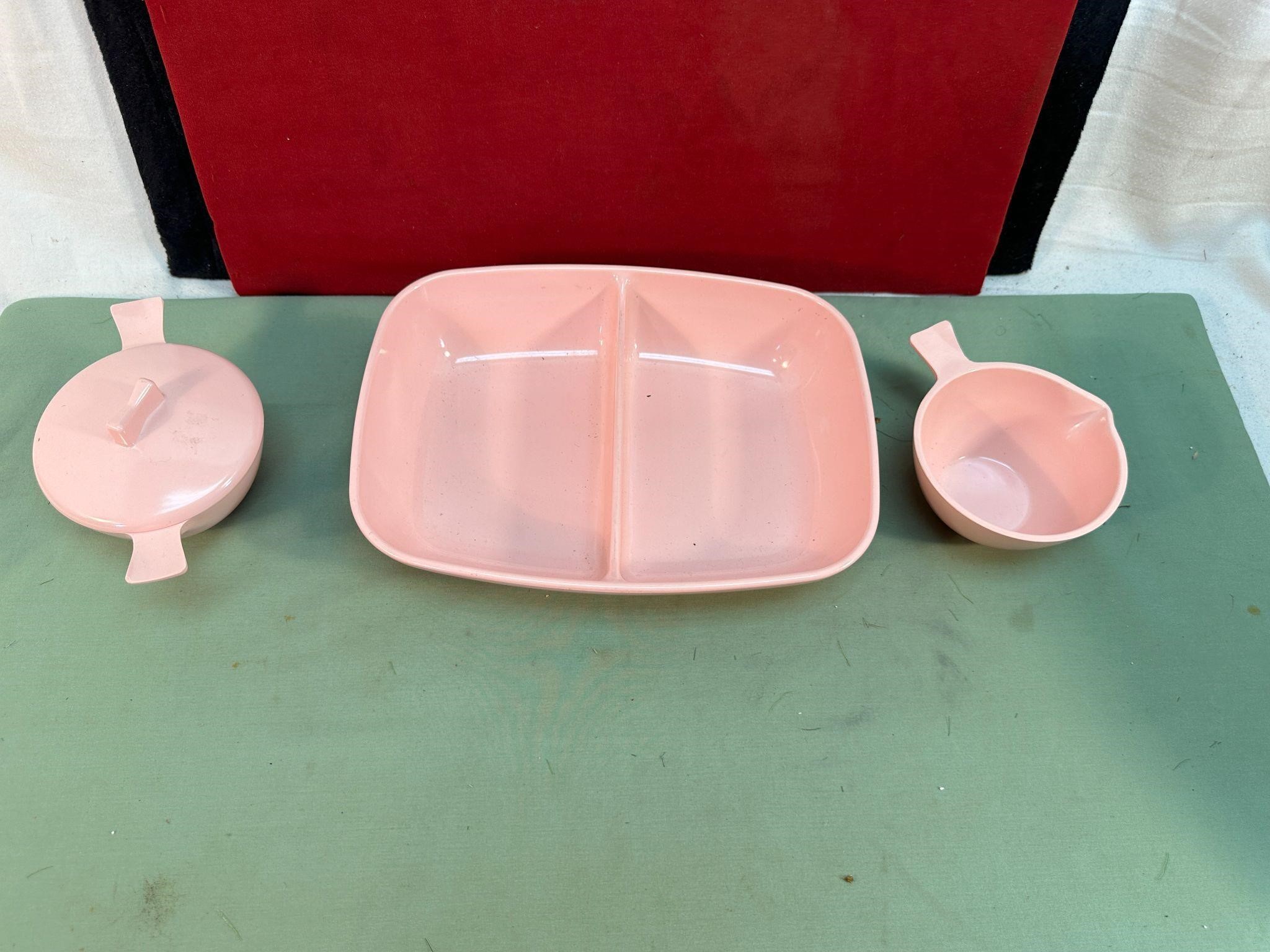 MELAMINE PINK DIVIDED DISH & CREAMER & SUGAR