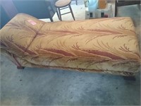 Fainting couch