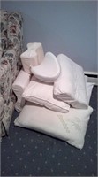 bed pillows foam pillows