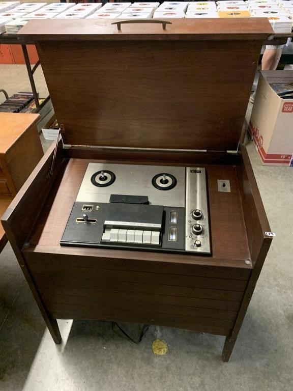 REEL TO REEL PLAYER