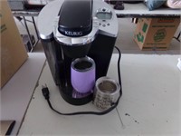 Keureg coffee maker, cups, pod holder