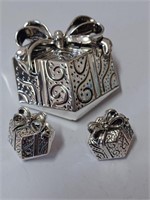 Present Brooch and Earring Set