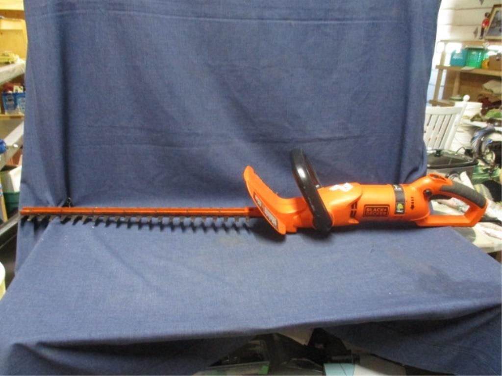 Black & Decker electric hedge trimmer