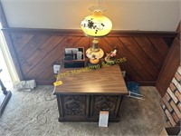 End Table with Lamp