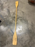 Double bladed Dimension canoe paddle