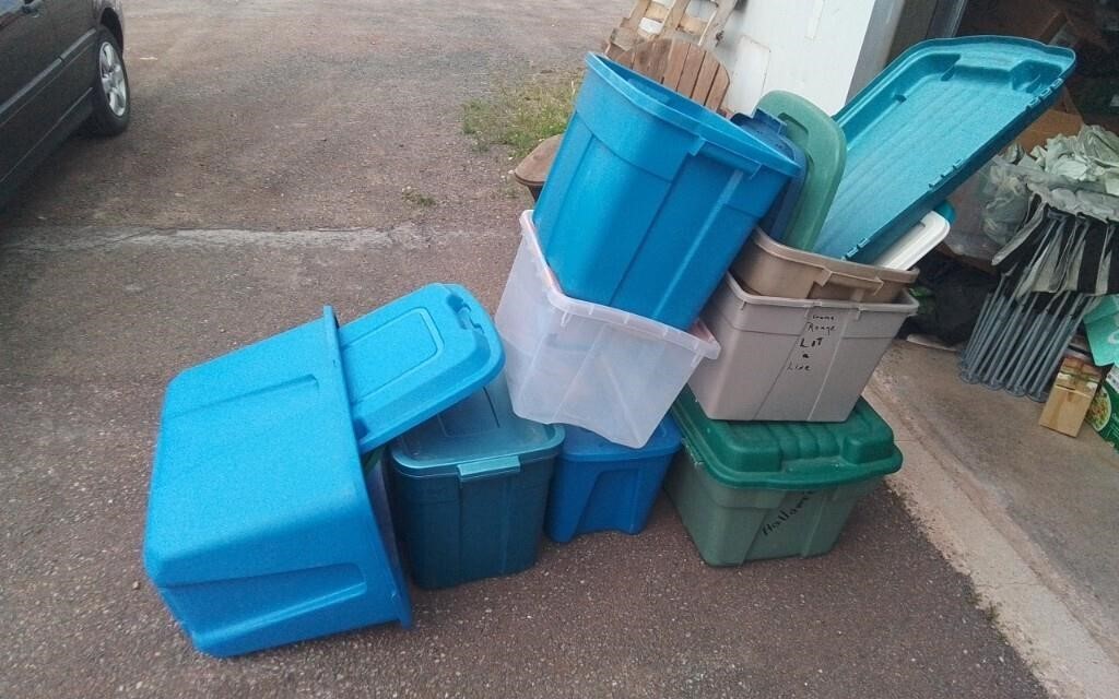 Lot Of Bins & Lids