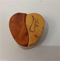 Columbia Souvineer Wood Heart Trinket Box U15A