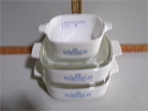 3 pieces corning ware with 2 lids