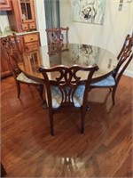 BEAUTIFUL ROUND DINING TABLE WITH
