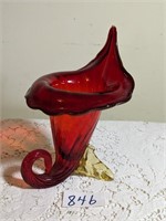 RED GLASS CALLA LILY SHAPE VASE 8.5" H