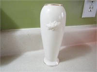 Lenox Vase 7 1/2" T