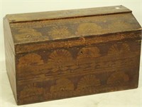EARLY AMERICAN FAUX GRAINED TRUNK