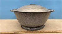 Graniteware Bread Bowl w/Galvanized Lid
