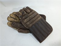 Original set Holden Hockey Gloves Ottawa Ont