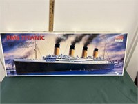 RMS Titanic Academy Minicraft Model Kit-opened