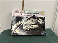 MPC/Ertl Star Wars Millennium Falcon Model Kit