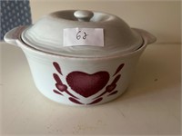 CLAY HEART DUTCH OVEN WITH LID 9 1/2" DIA