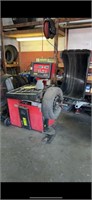 Corghi EM 8540 tire balancer