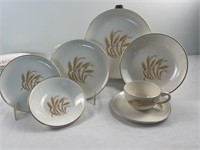 Homer Laughlin Golden Wheat dishes with 22K gold