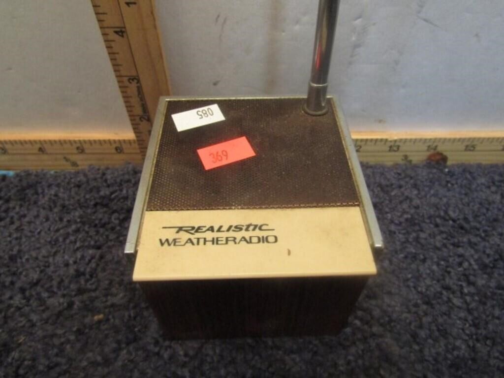 VINTAGE REALISTIC WEATHERADIO -- WORKS