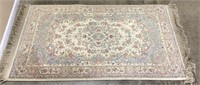 AREA RUG, SIZE 2’11’’ x 5’2’’
