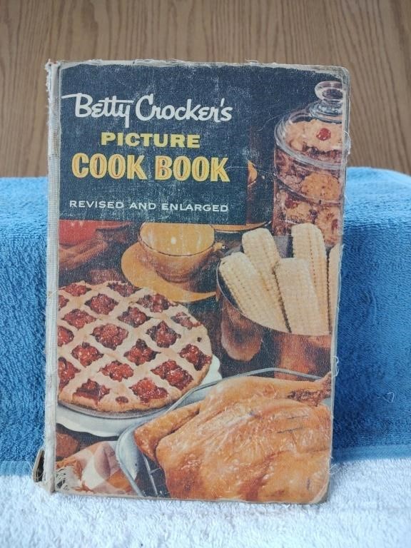 Vintage Betty Crocker  Picture Cook Book