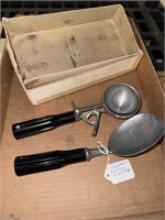 Vintage Scoop Master Ice Cream Scoop and Paddle