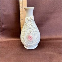 The Cameo Ribbon Ceramic Vase