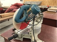 Makita Compound-Slide Miter Saw with