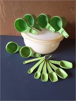 Tupperware green measuring cup & spoon sets, b
