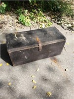 Wood box with lid, 24"x10"x10"