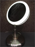 DUAL SIDED LIGHT-UP MIRROR