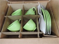 Fiesta Post 86 20 pc place setting, chartreuse NIB