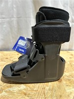 New united ortho fracture boot sz small