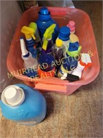 TOTE OF LAUNDRY DETERGENT & SUPPLIES