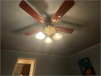 Harbor Breeze Ceiling Fan with light- working