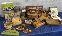 TABLE LOT BASKETS GARDEN FIGURES SIGNS AND MORE