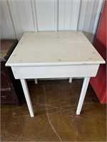 White Square Table ( NO SHIPPING)