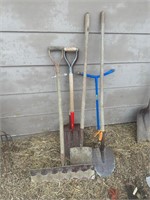 Long Handle Tools/Shovels