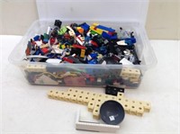 Lg Lot of Lego's w/ Tote